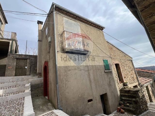 Casa in vendita a Casalciprano, Molise