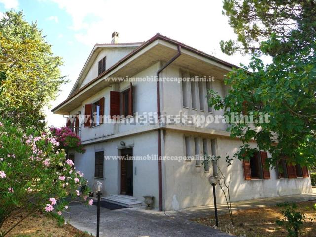 Casa in vendita a Marche, Macerata