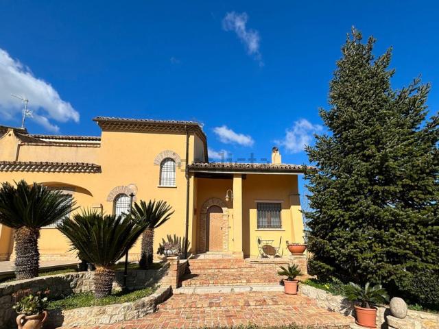 Casa in vendita a San Giacomo Degli Schiavoni, Molise
