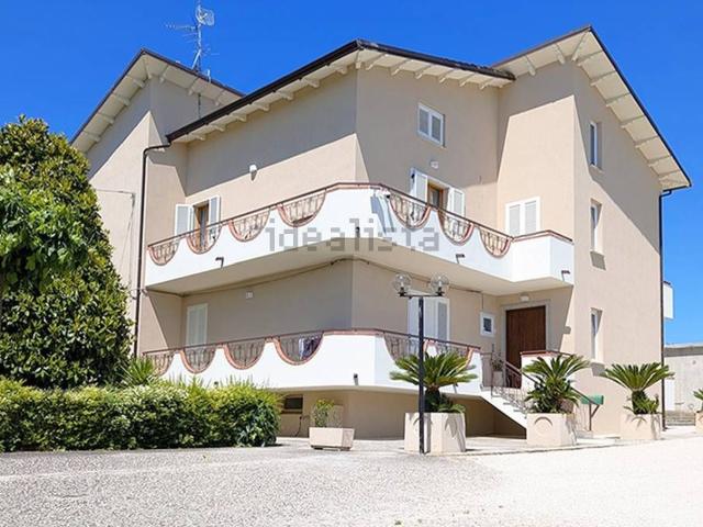 Casa in vendita a Unione dei Comuni della Val Vibrata, Controguerra