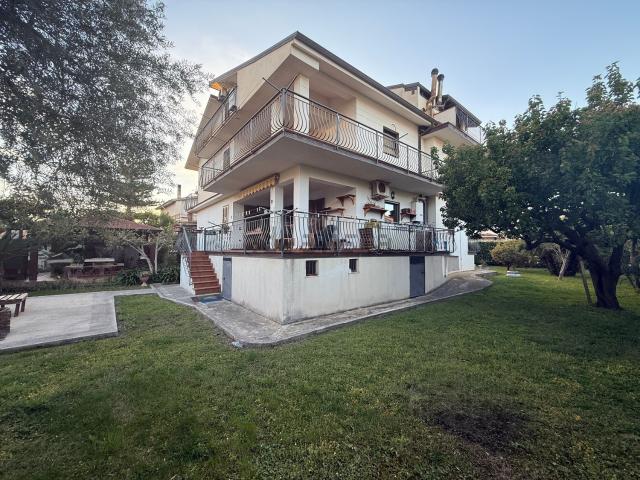 Casa in vendita a Marina di Torrenova, Torrenova