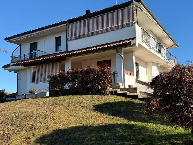 Casa in vendita a Lozzolo, Vercelli