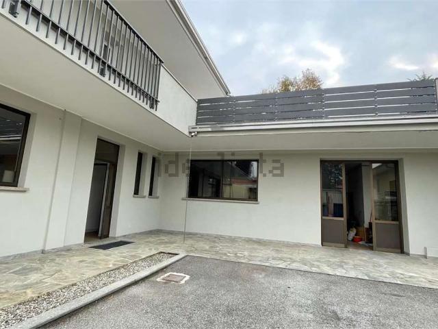 Casa in vendita a Oleggio, Novara