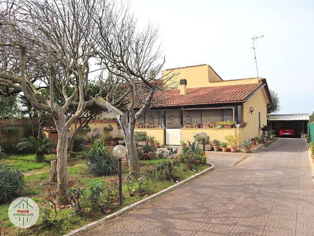 Casa in vendita a Latina, Lazio