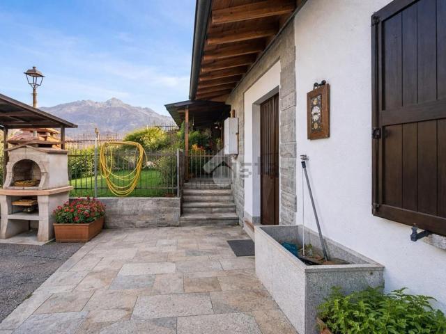 Casa in vendita a Gressan, Aosta