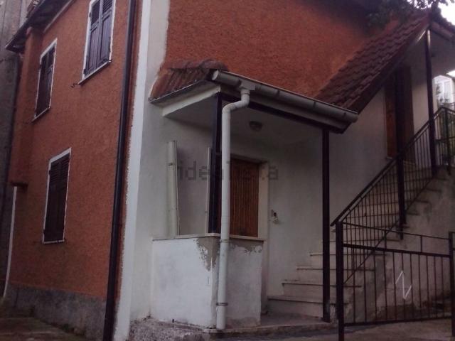 Casa in vendita a Vobbia, Liguria