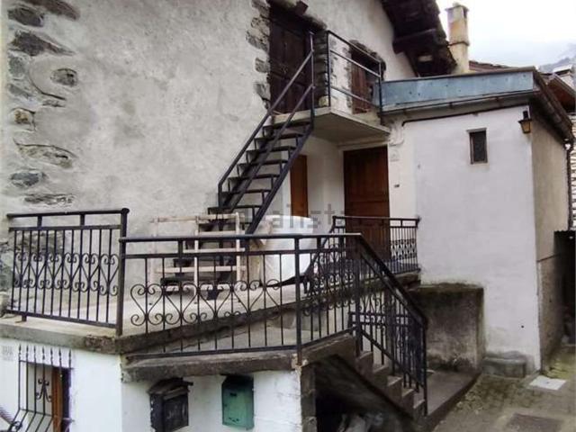 Casa in vendita a Champdepraz, Aosta