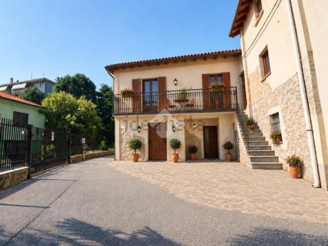 Casa in vendita a Cavenago di Brianza, Monza e della Brianza