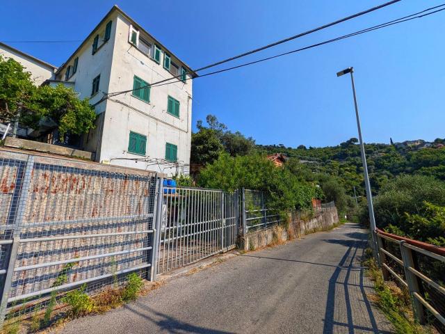 Casa in vendita a Media Val Bisagno, Serra Riccò