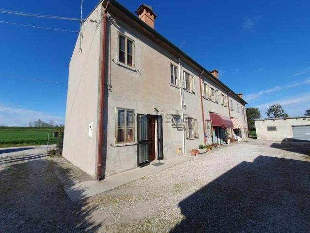 Casa in vendita a Ferrara, Reggio Emilia