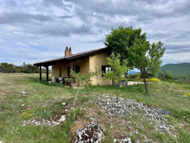 Casa in vendita a Carapelle Calvisio, Abruzzo