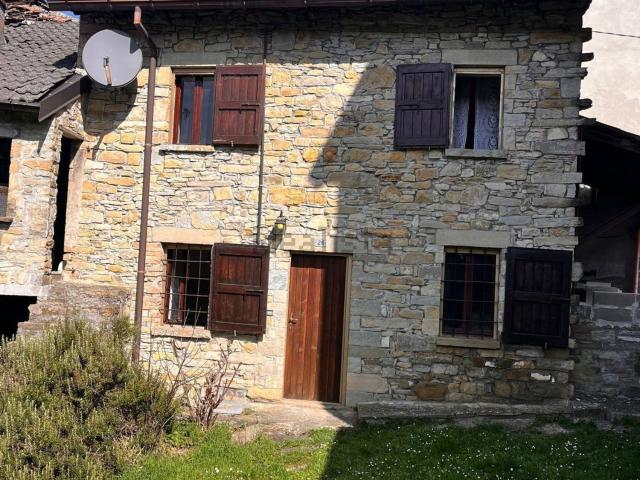 Casa in vendita a Vernasca, Reggio Emilia