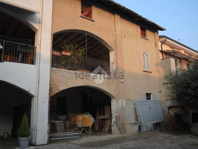 Casa in vendita a Rovello Porro, Lombardia