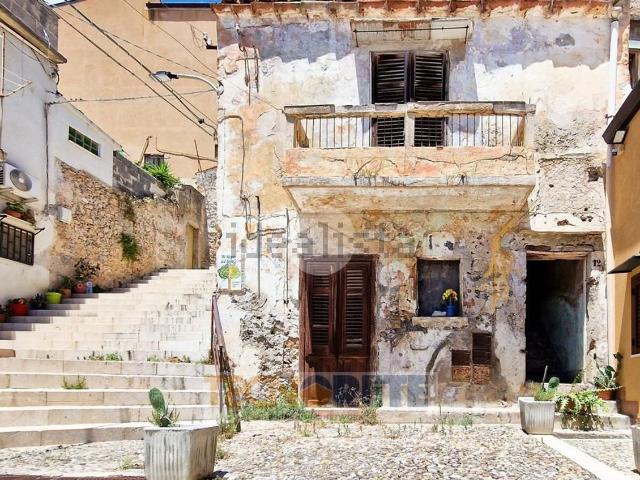 Casa in vendita a Aquino, Monreale
