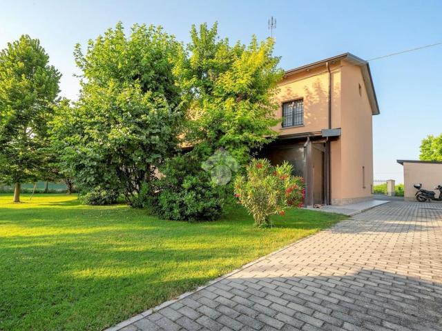 Casa in vendita a Re, Reggio Emilia
