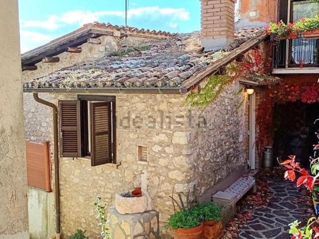 Casa in vendita a Cantalice, Lazio