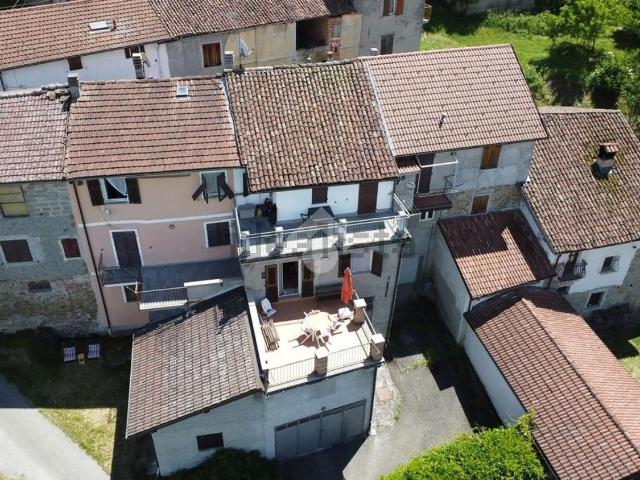 Casa in vendita a Montoggio, Liguria