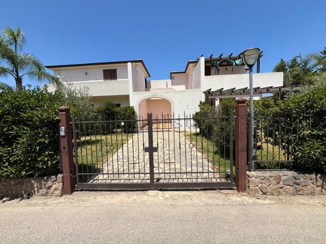 Casa in vendita a Campofelice Di Roccella, Sicilia