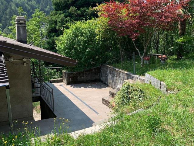 Casa in vendita a Dazio, Lombardia