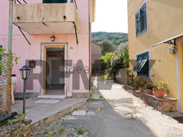 Casa in vendita a Media Val Bisagno, Serra Riccò