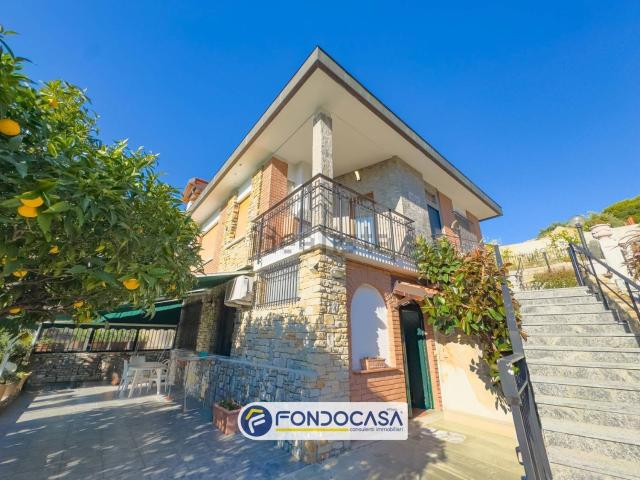 Casa in vendita a Andora, Liguria
