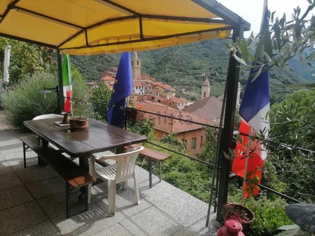 Casa in vendita a Baiardo, Liguria