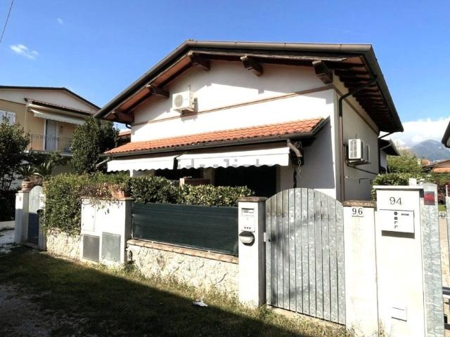 Casa in vendita a Tonfano, Toscana