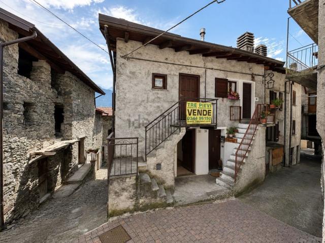 Casa in vendita a Cino, Lombardia