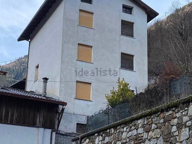 Casa in vendita a Comunità montana della valle Camonica, Paisco Loveno