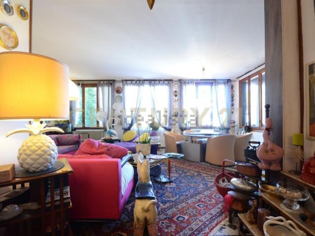 Casa in vendita a Esino Lario, Lombardia