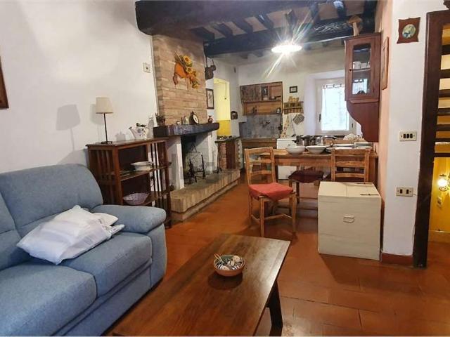Casa in vendita a Gualdo Cattaneo, Umbria