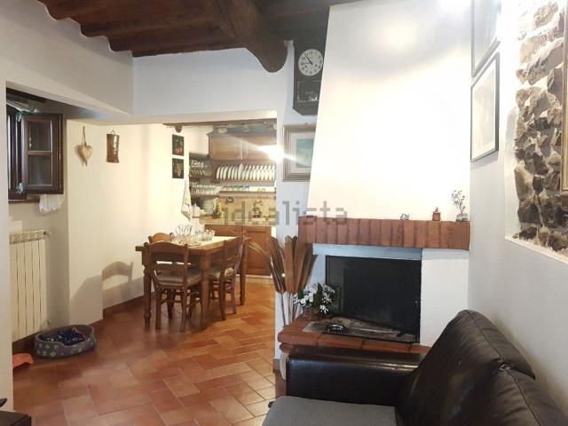 Casa in vendita a Tobbiana, Montale
