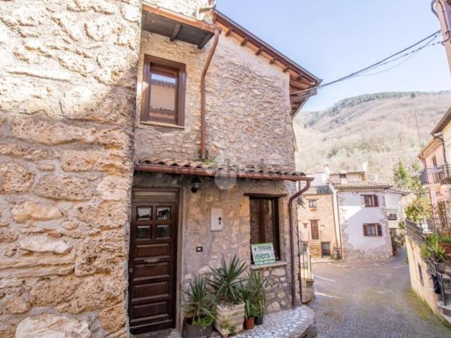 Casa in vendita a Cantalice, Lazio