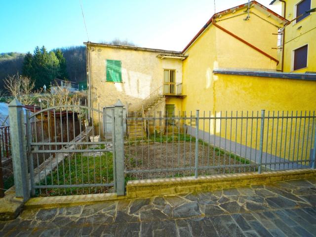 Casa in vendita a Tornolo, Reggio Emilia