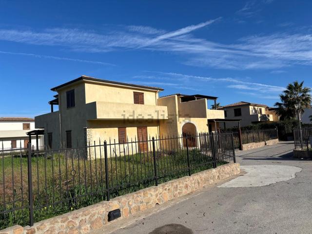 Casa in vendita a Campofelice di Roccella, Palermo