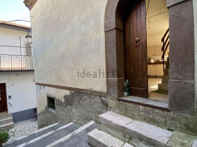 Casa in vendita a Roccavivara, Molise