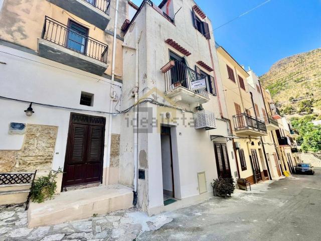 Casa in vendita a Castellammare del Golfo, Trapani