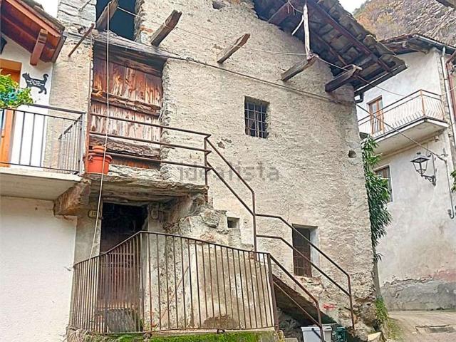 Casa in vendita a Donnas, Aosta