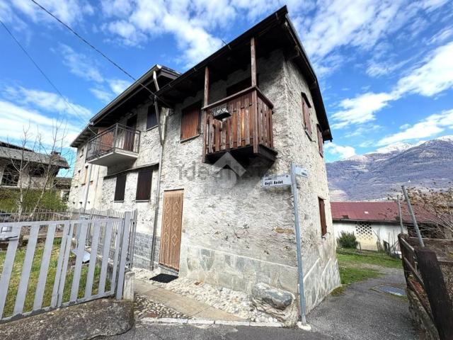 Casa in vendita a Faedo, Lombardia
