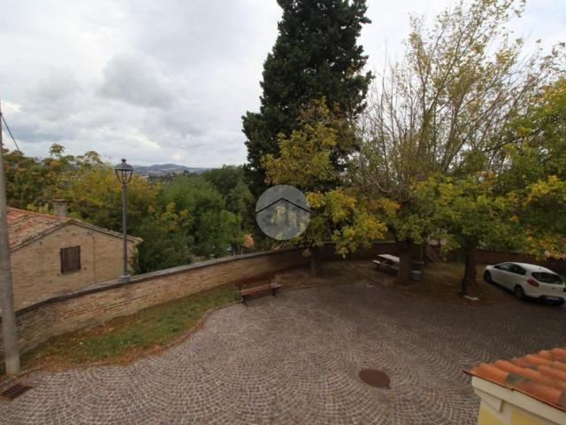 Casa in vendita a Terre Roveresche, Marche