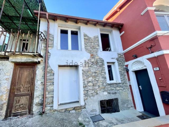 Casa in vendita a Borgomaro, Liguria