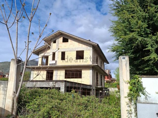 Casa in vendita a Avezzano, L'Aquila