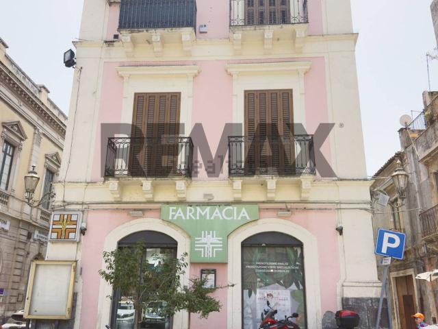 Casa in vendita a Paternò, Catania