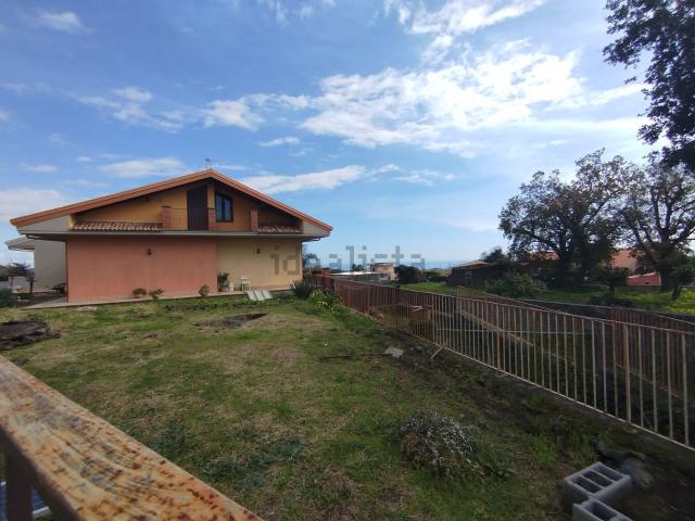 Casa in vendita a Aci Sant'antonio, Sicilia