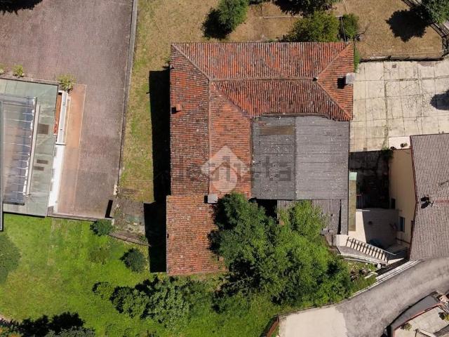 Casa in vendita a Chiampo, Veneto