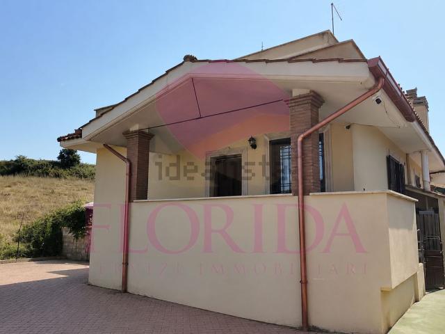 Casa in vendita a Monte Migliore, Roma Capitale