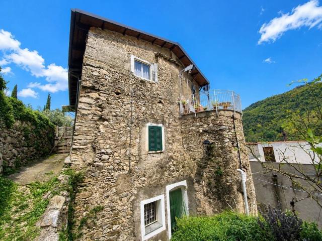 Casa in vendita a Negri, Erli