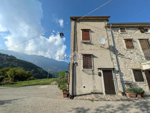 Casa in vendita a Villaggio Monte Cucco, Ferrara di Monte Baldo