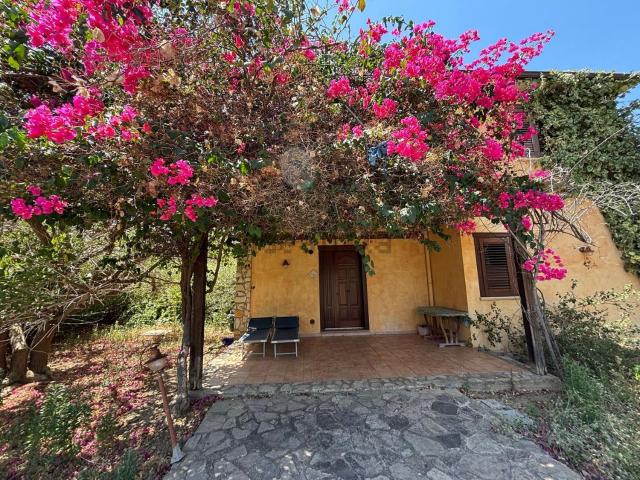 Casa in vendita a Campofelice Di Roccella, Sicilia
