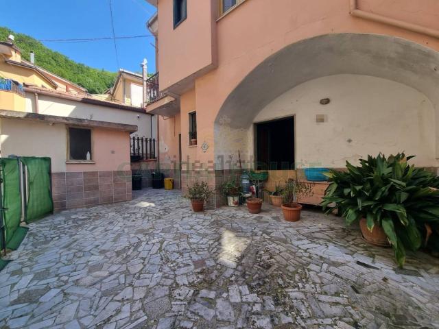 Casa in vendita a Montoro, Campania